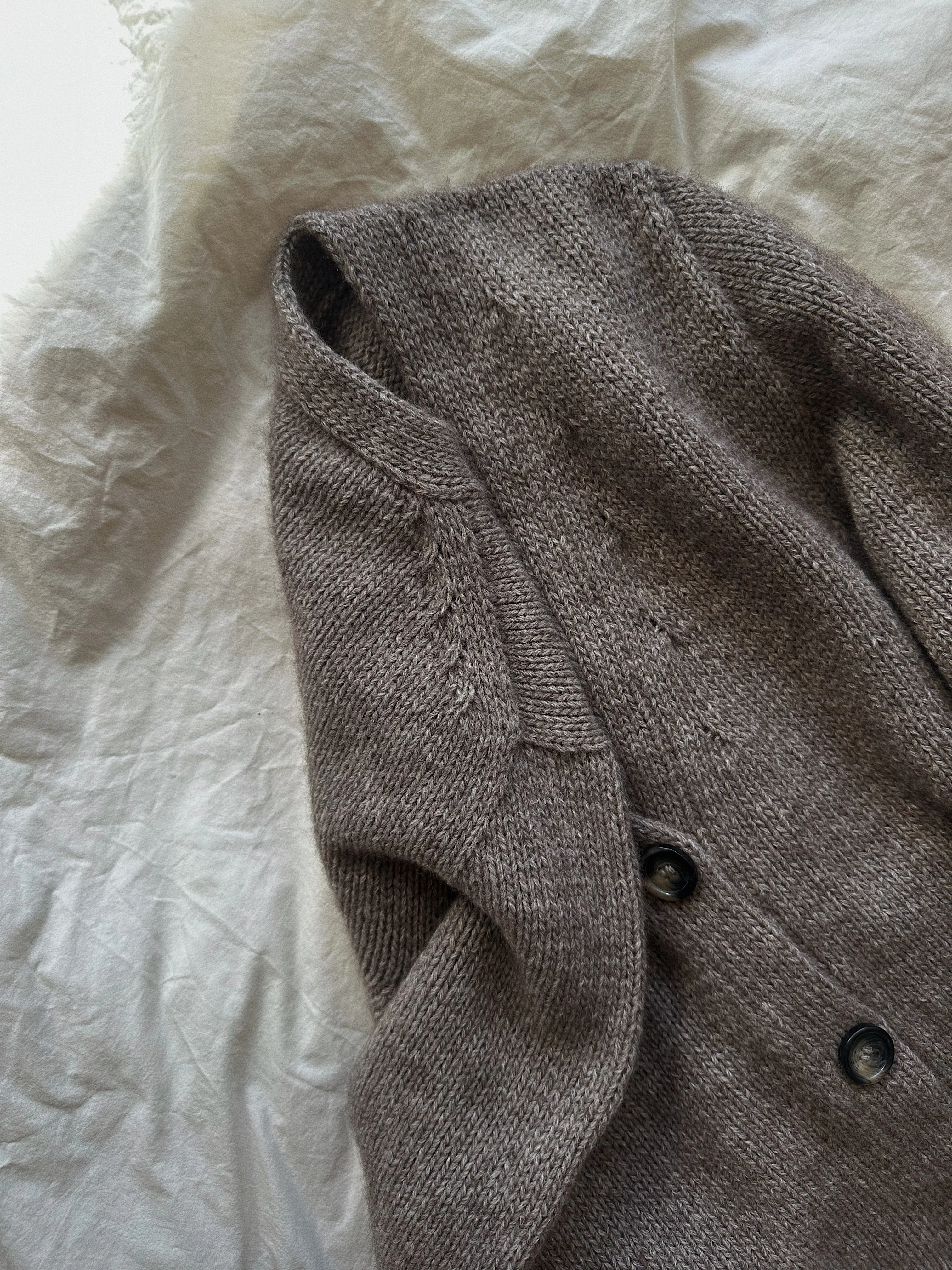 Cardigan No. 10 - ENGLISH - Image 11