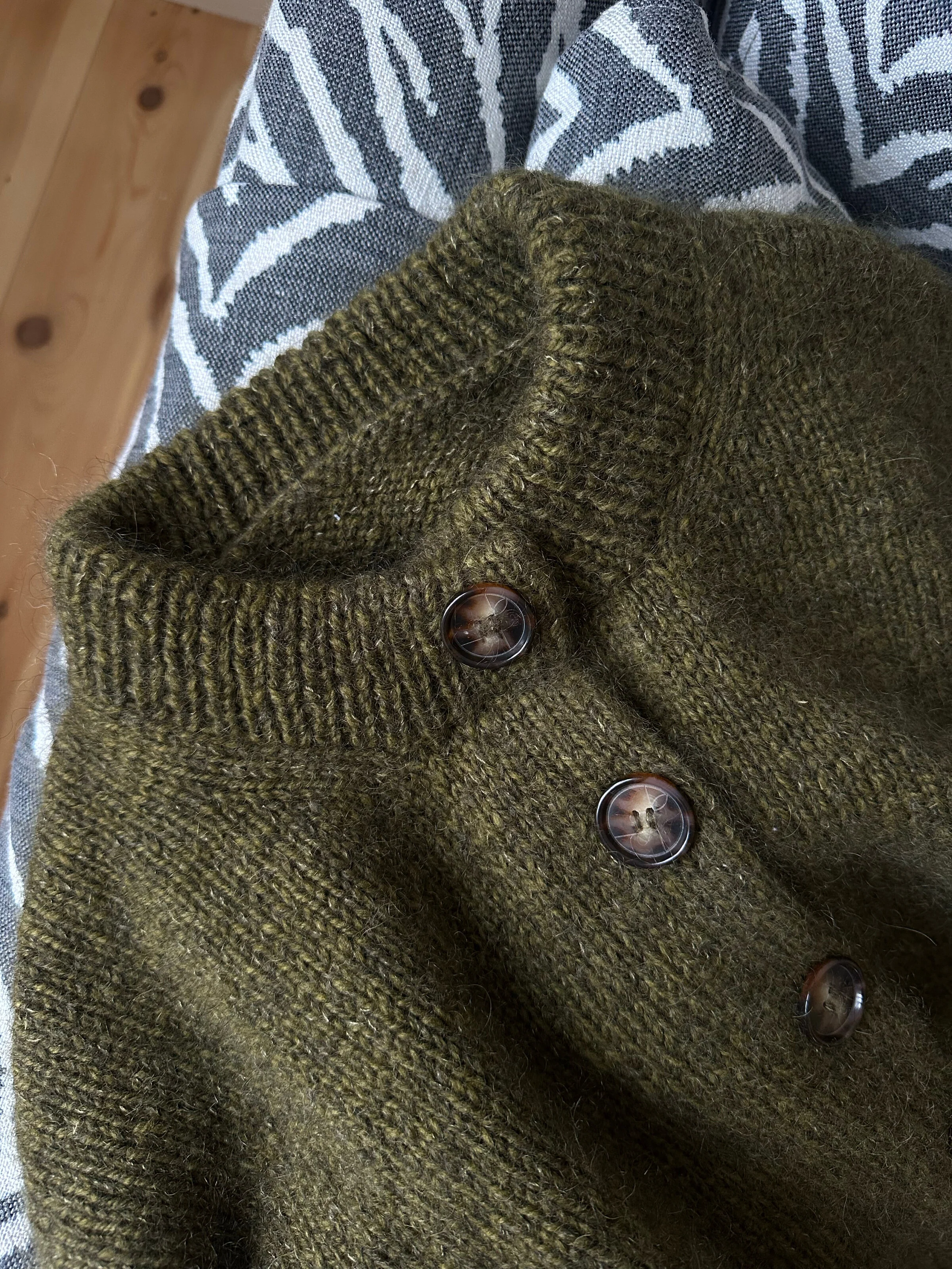 Cardigan No. 11 - ENGLISH - Image 16
