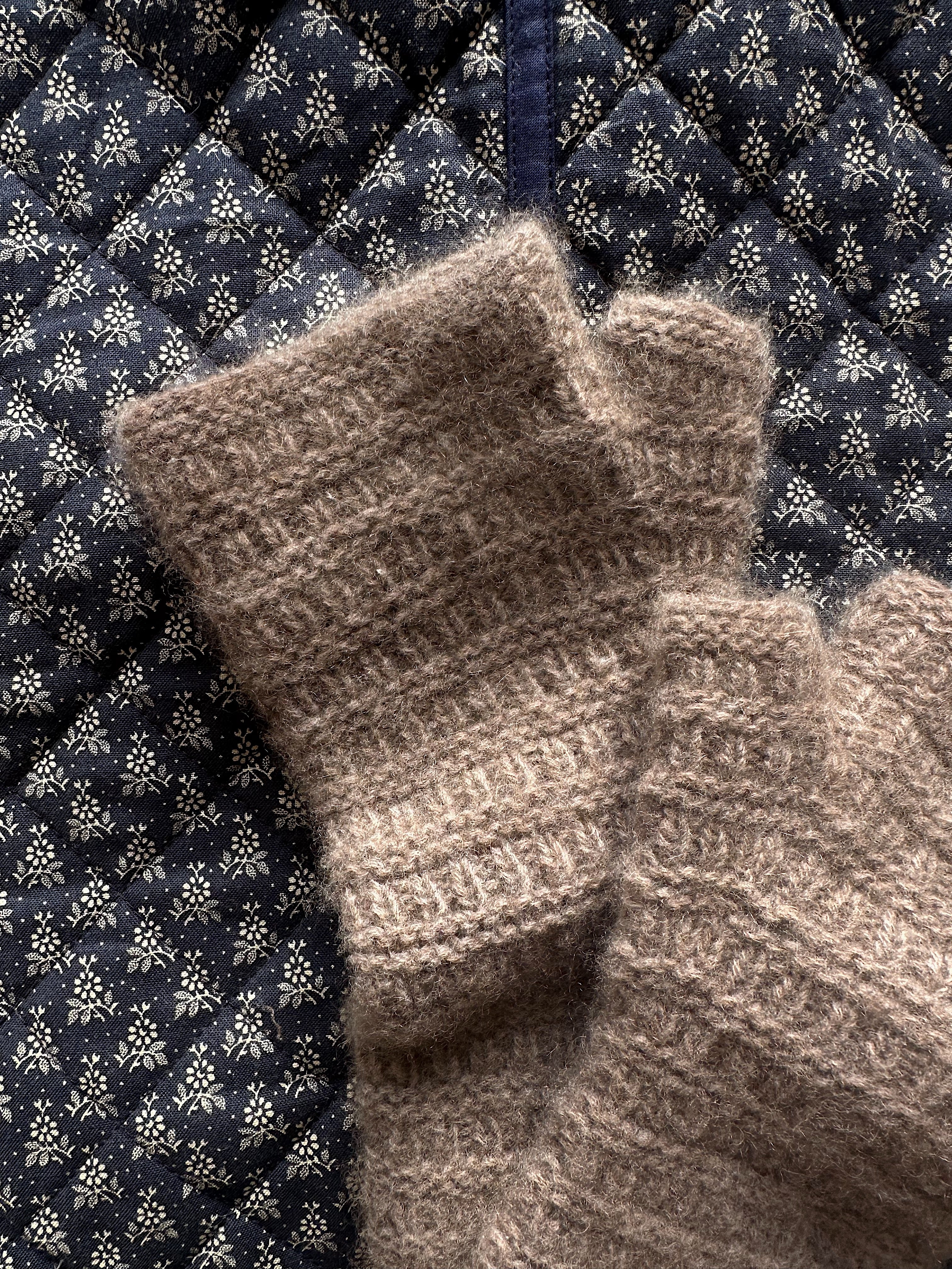 Gloves No. 1 - DEUTSCH - Image 2