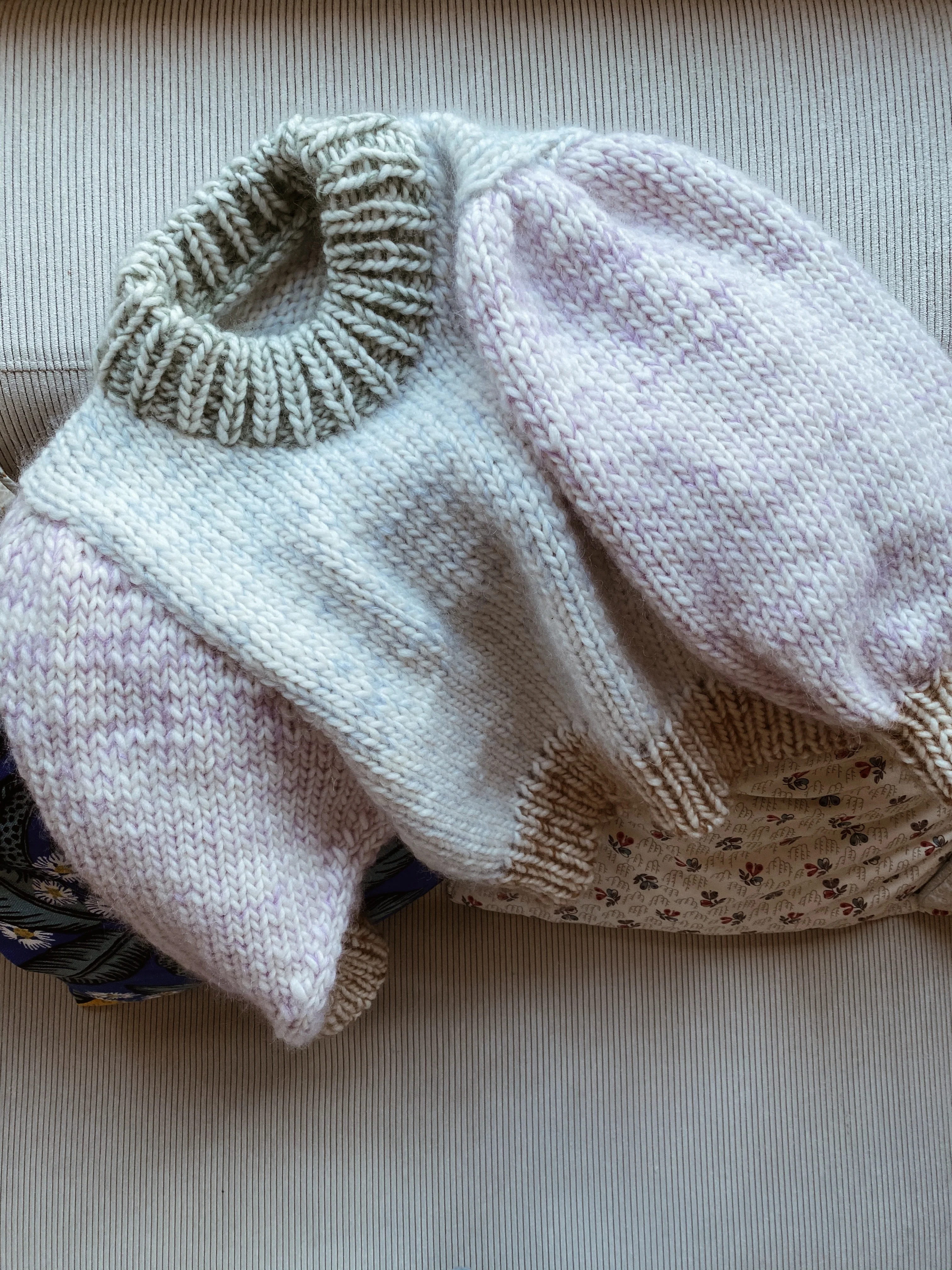 Sweater No. 10 - ENGLISH - Image 3