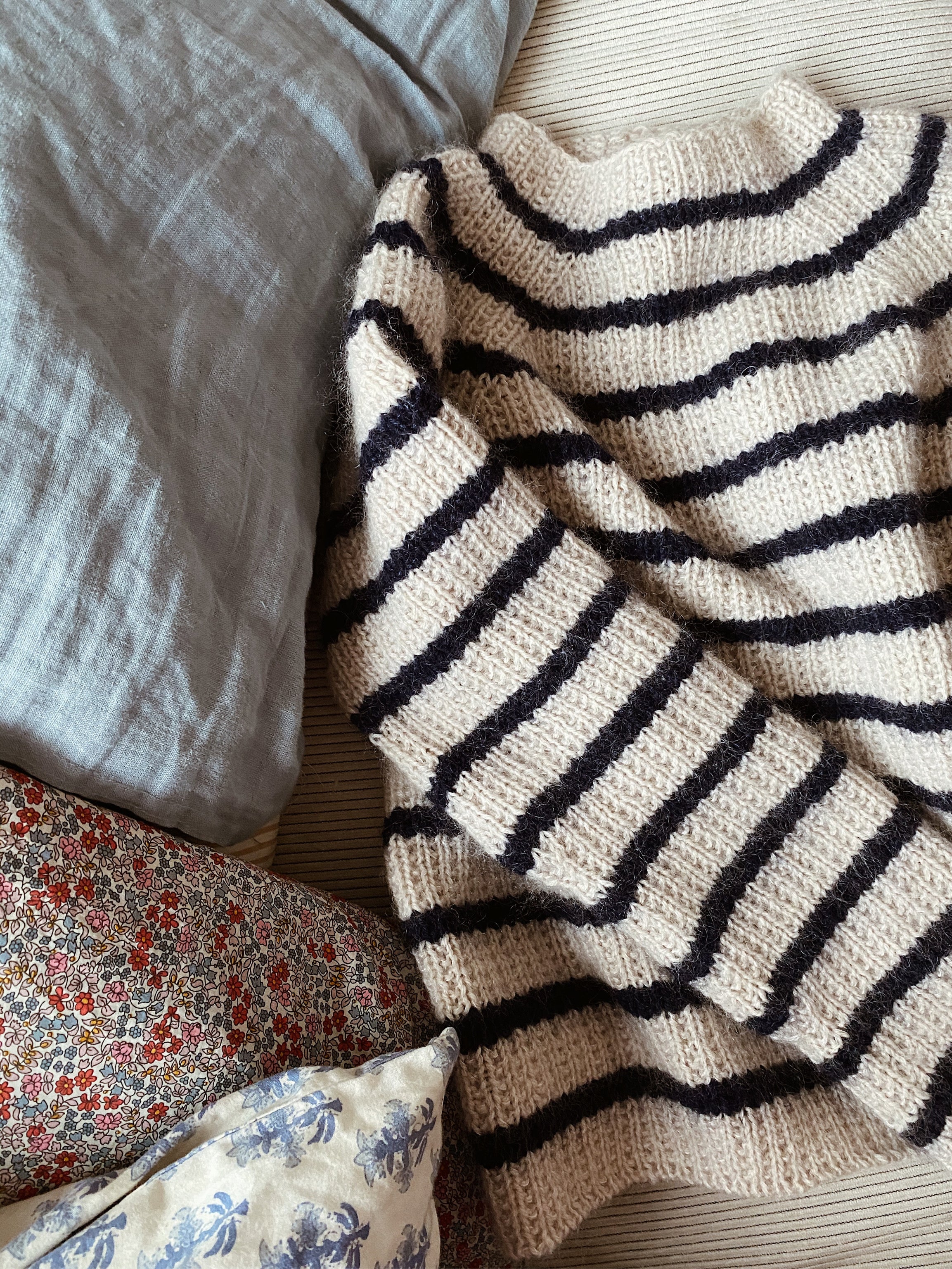 Sweater No. 12 - DEUTSCH - Image 3