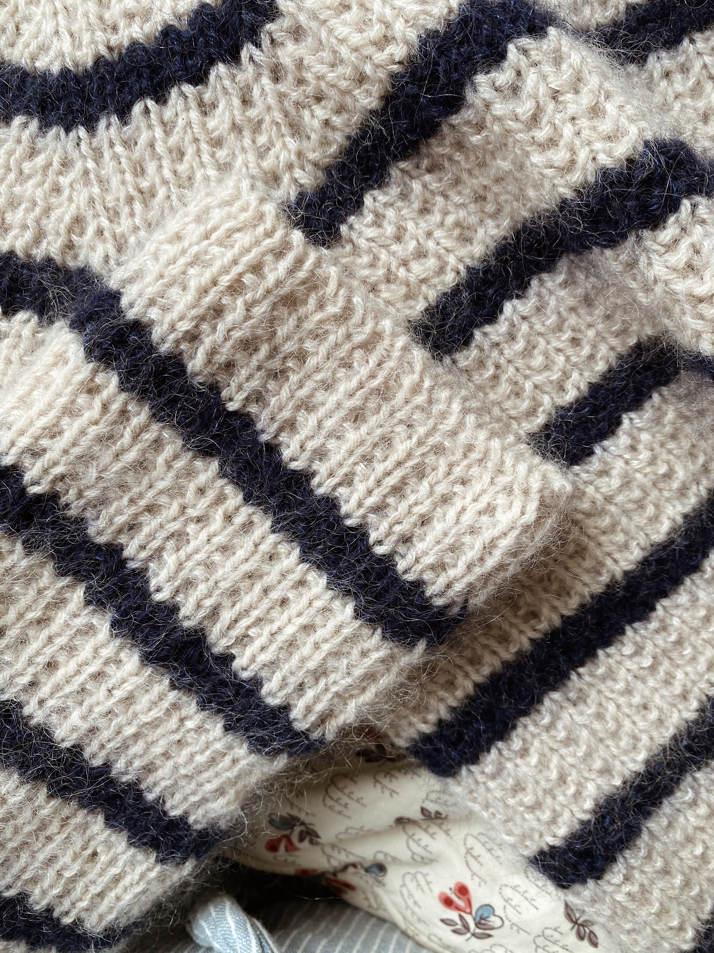 Sweater No. 12 - ESPAÑOL - Image 4