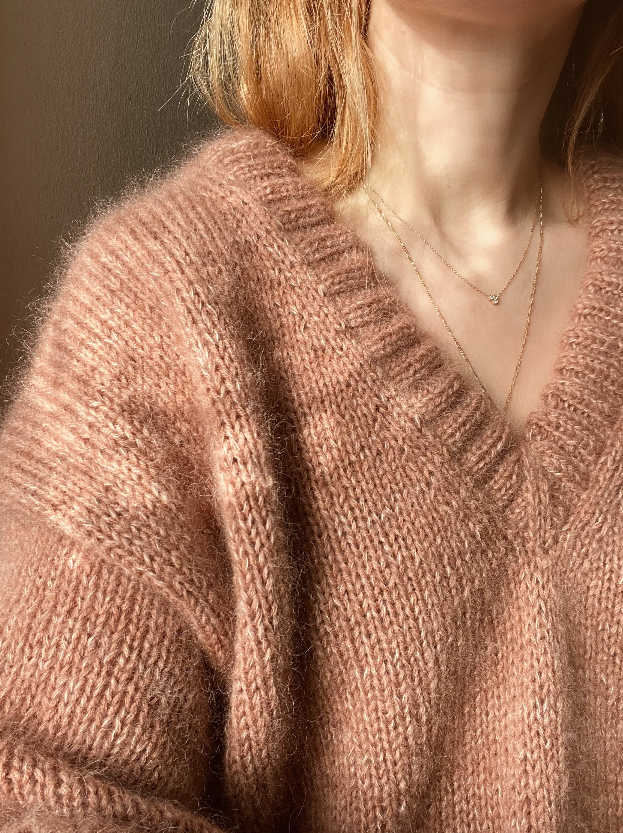 Sweater No. 14 V-neck - ENGLISH - Image 2