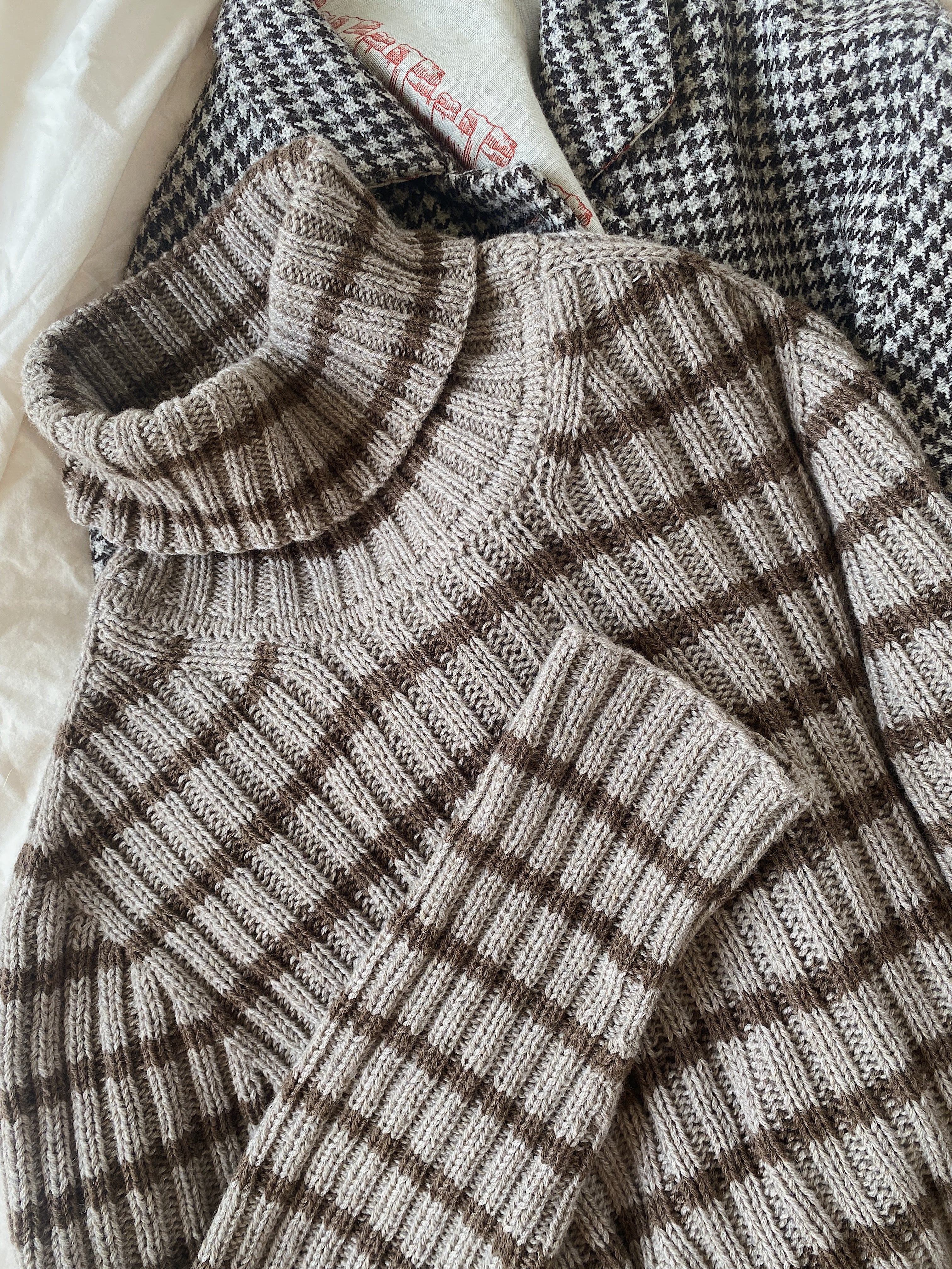 Sweater No. 16 - ENGLISH - Image 9