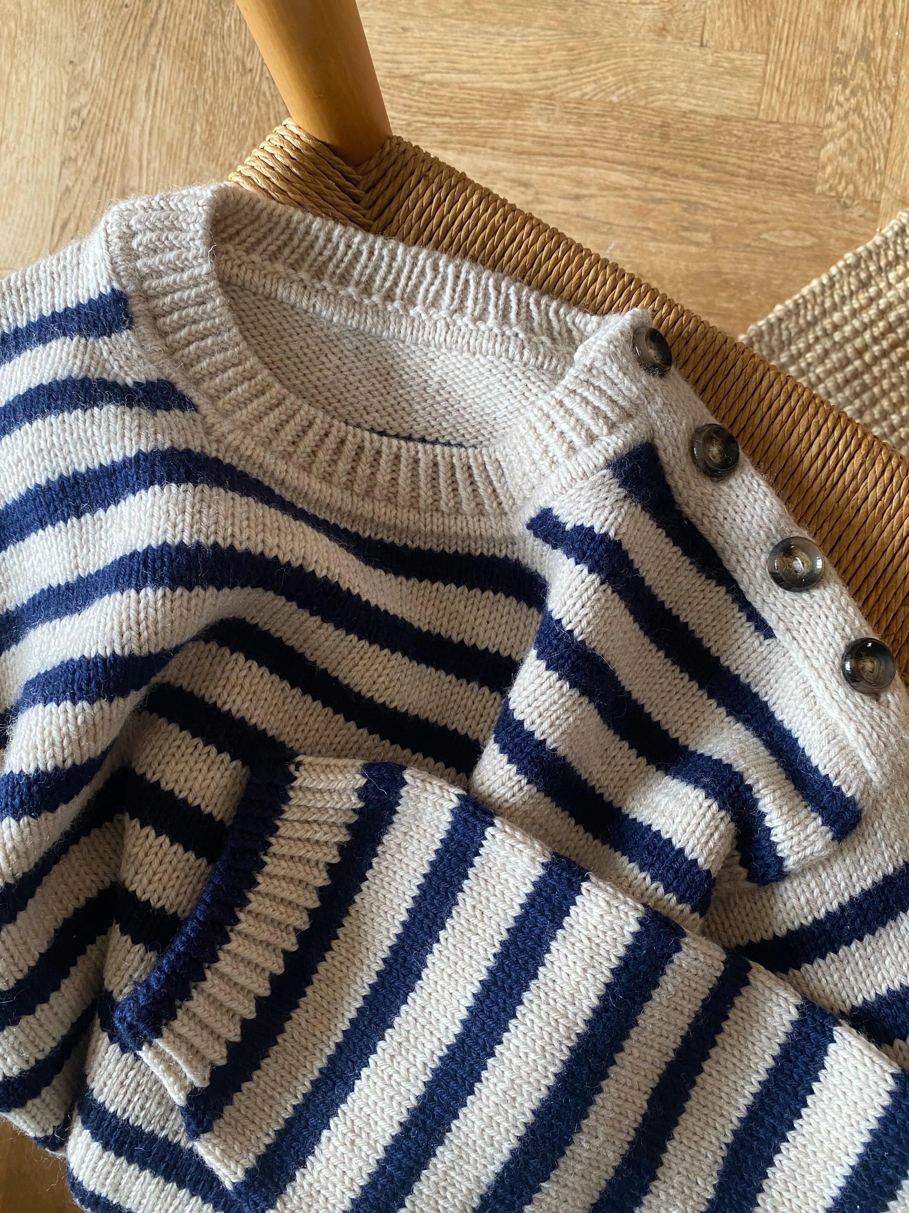 Sweater No. 22 - ENGLISH - Image 8