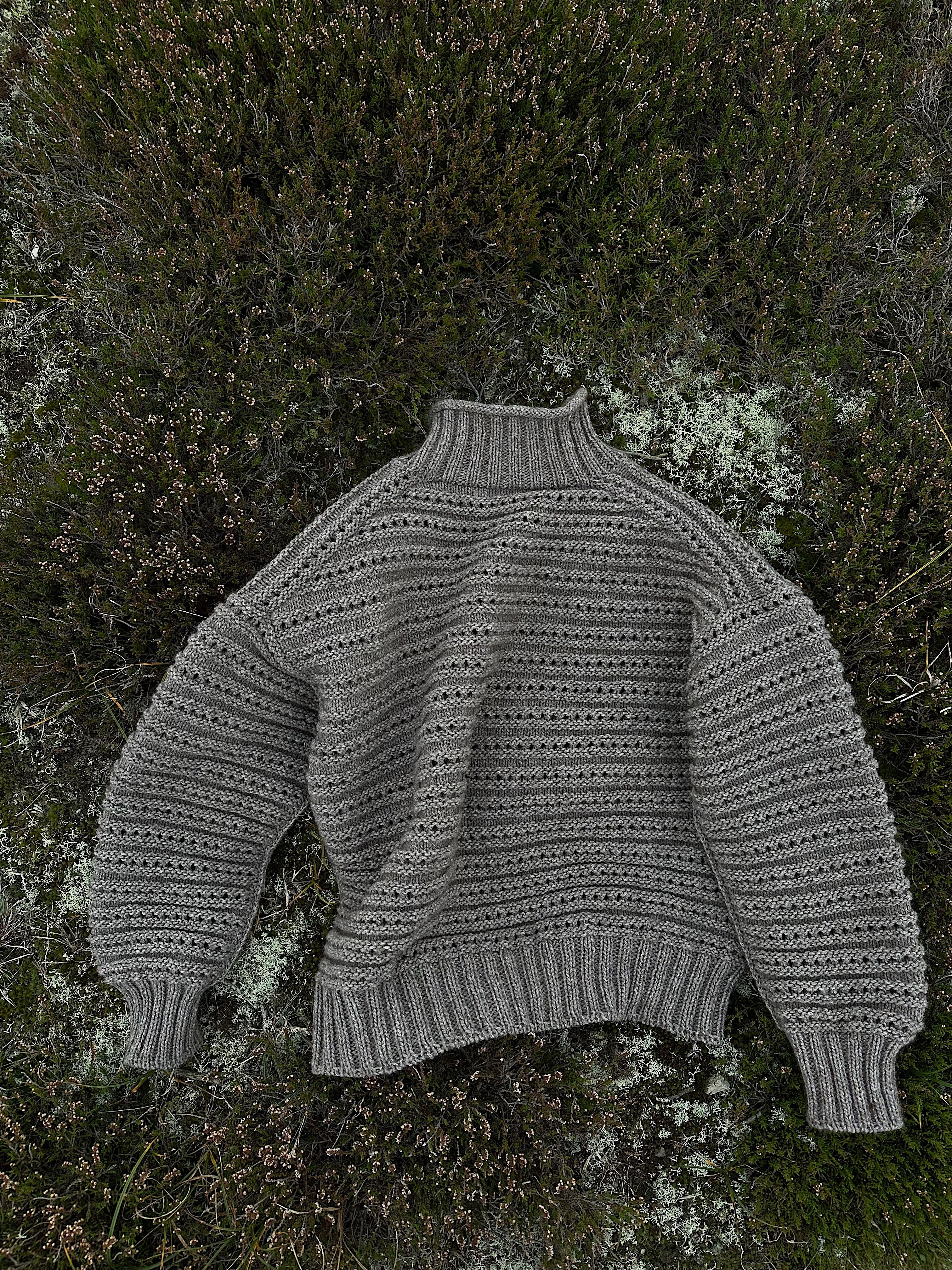 Sweater No. 27 - ENGLISH - Image 5