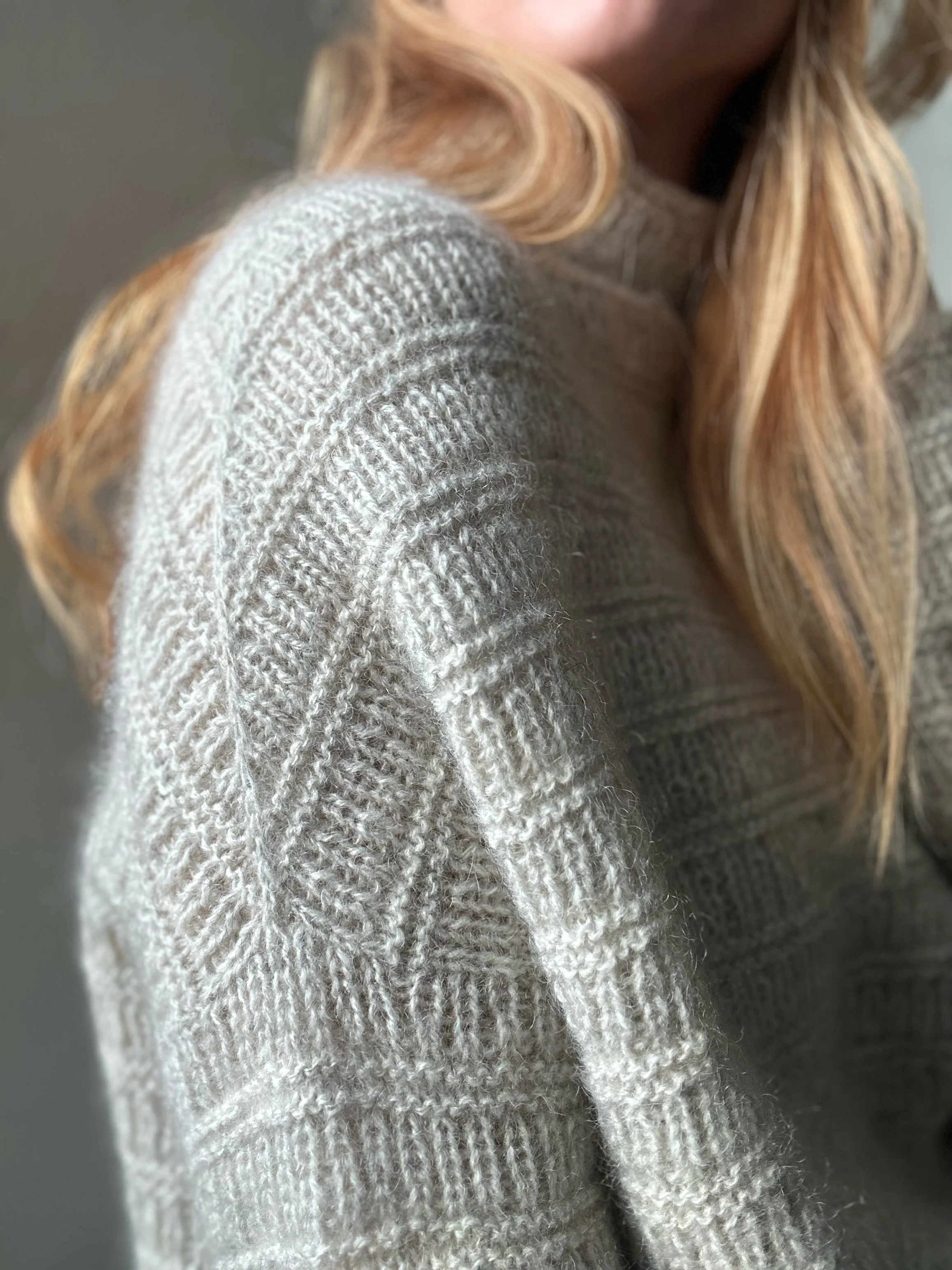 Sweater No. 28 - DEUTSCH - Image 4