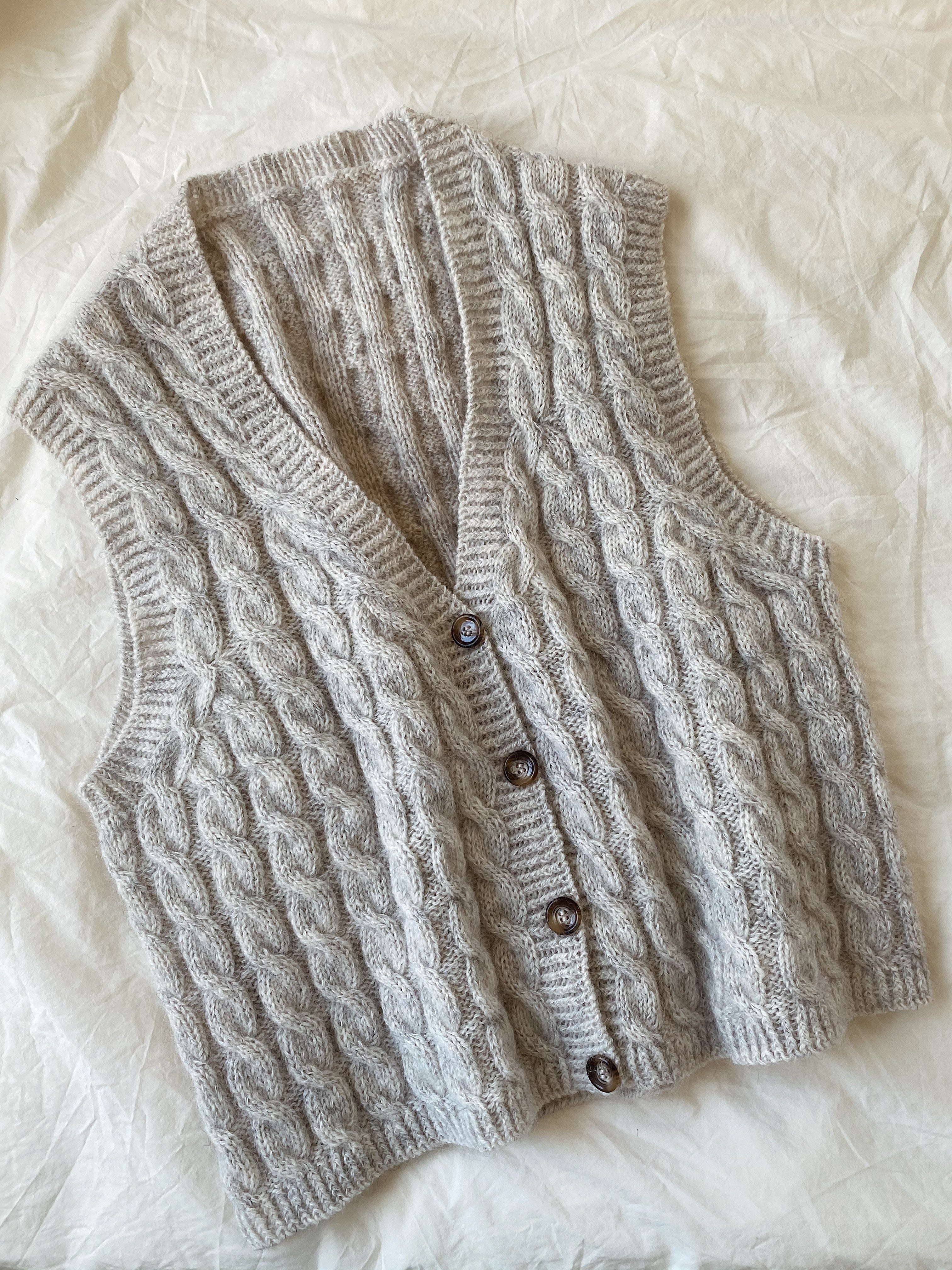 Vest No. 8 - ENGLISH - Image 6